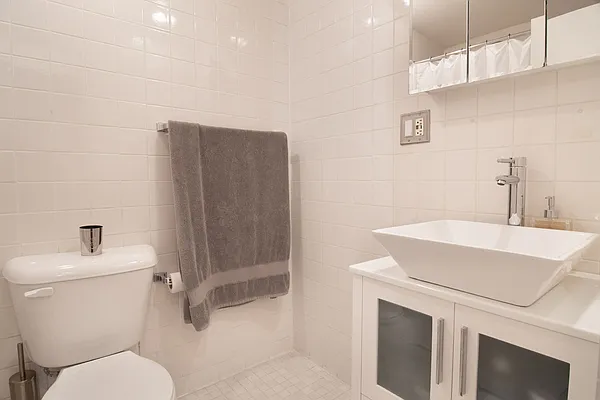 Rented by WAM Partners - William Moses Co. | media 79