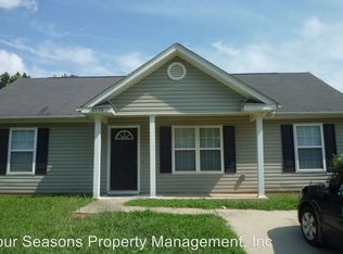 5530 Windy Valley Dr, Charlotte, NC 28208