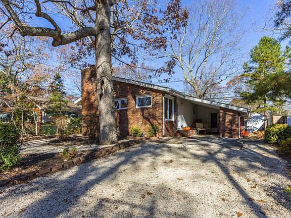 3rd image of 330 Iroquois Dr