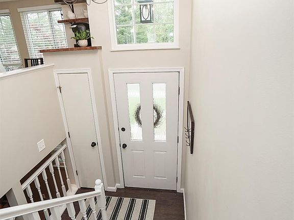 3rd image of 7997 Autumnwind Dr
