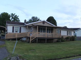 34 Rolling Acres Dr, Cowen, WV 26206