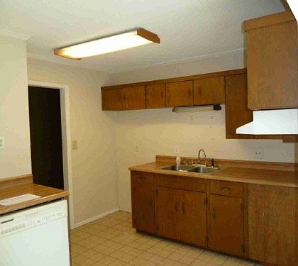 4th image of 9626 England Dr