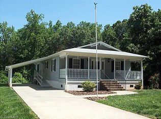 106 Oakdale Rd, Lexington, NC 27292