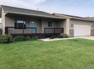 1401 E 68th St N, Sioux Falls, SD 57104