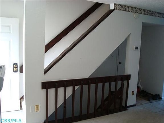 5th image of 874 Pine Way Dr