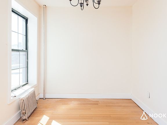 5th image of 206 Scholes St #23