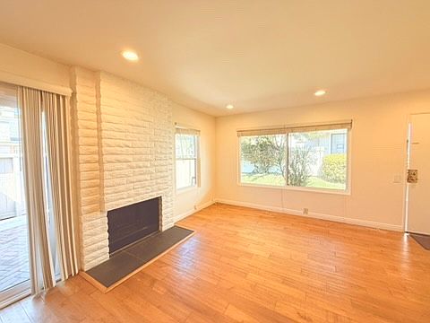 Looking NorthWest Livingroom (15' X 16') 240 sqft.