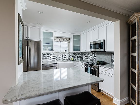 4th image of 1365 Snell Isle Blvd NE APT 4C