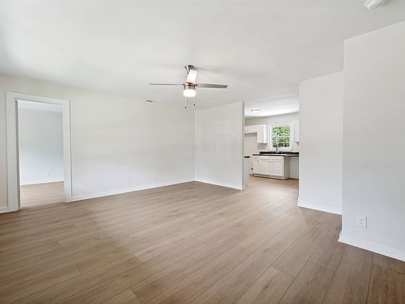 4th image of 4401 Forbes St