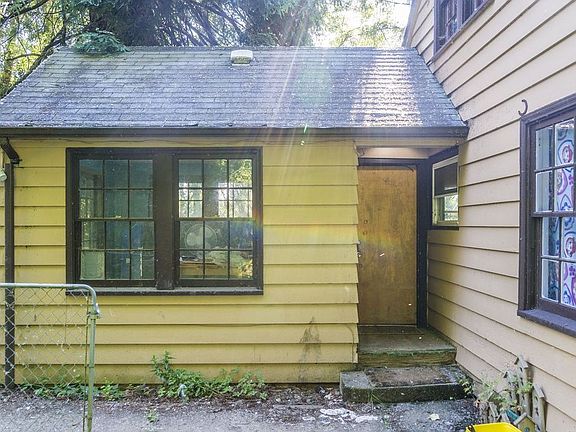 Rear entrance to Dining