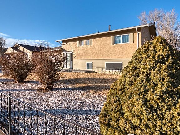 3rd image of 3833 Fairfield Ln