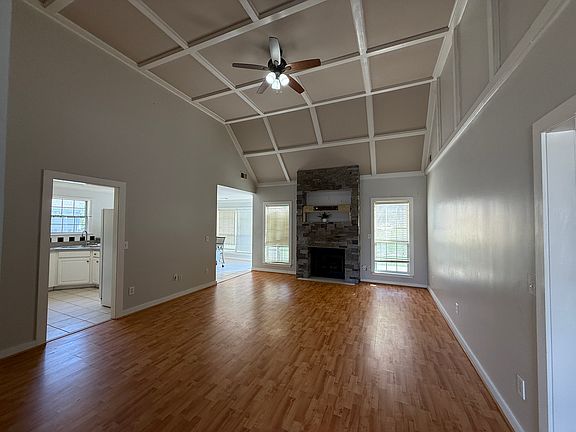 4th image of 619 Camden Cove Ln