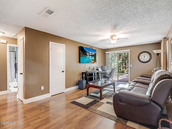 5th image of 1065 MIMOSA COVE Court W