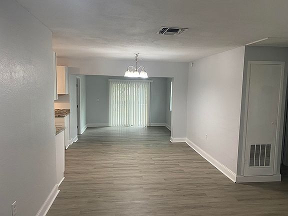 5th image of 1406 Charles St