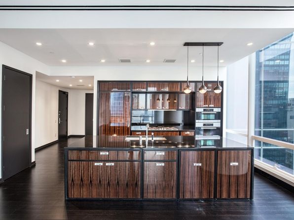 157 W 57th St APT 40C