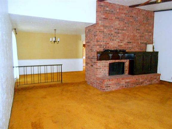 5th image of 2604 Southcrest Dr
