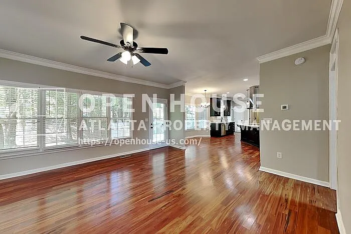 4 bed, 3.5 bath, 4264 sqft, $3,375 — Photo 4