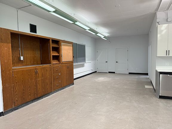 2nd image of 300 S 11th St #11402635