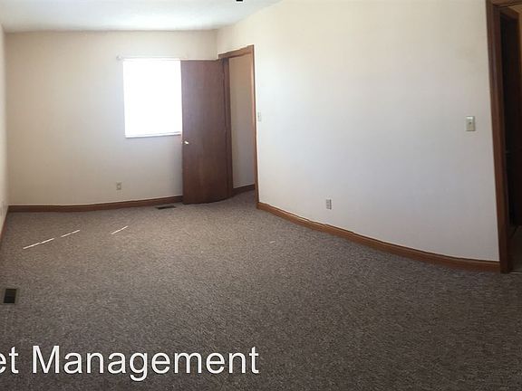 4th image of 755 Shaw St