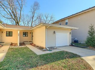 706 S Vine St, Urbana, IL 61801