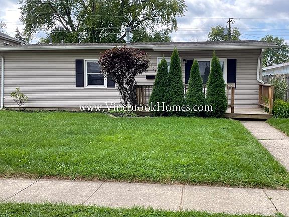 3rd image of 304 Drake Ave