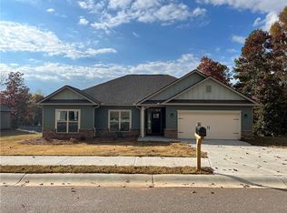 2188 Remington Dr, Commerce, GA 30529