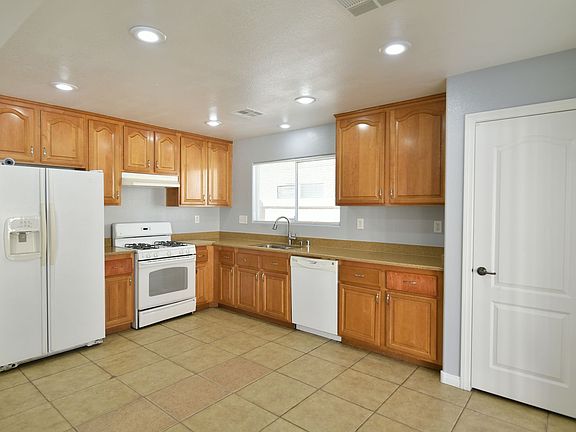 4th image of 4198 Apple Oak Ct