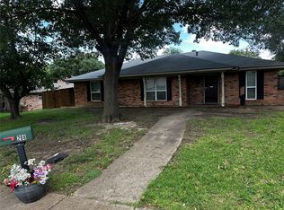 208 Connie Dr, Desoto, TX 75115