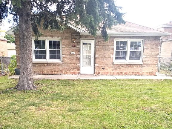 2nd image of 3041 Lincoln St