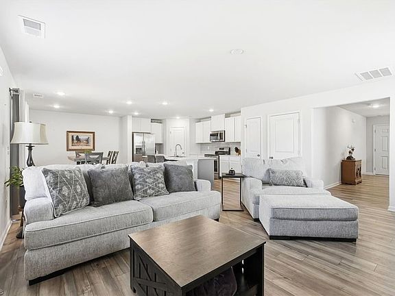 3rd image of 2949 Legacy Ridge Ln