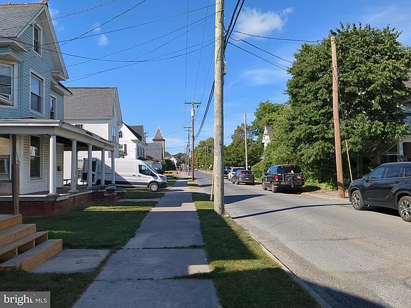 4th image of 612 2nd St