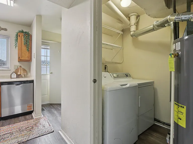 Parkview Townhomes — Photo 6