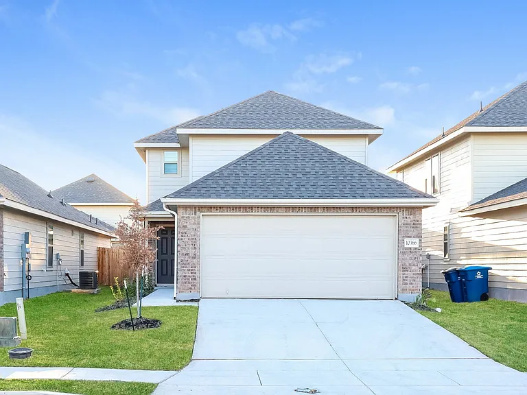 10366 Clearwater Way — Photo 1