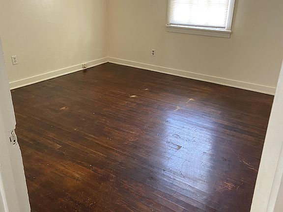 5th image of 907 Blanton St
