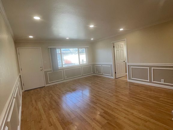 3rd image of 455 Esplanade Ave APT 8