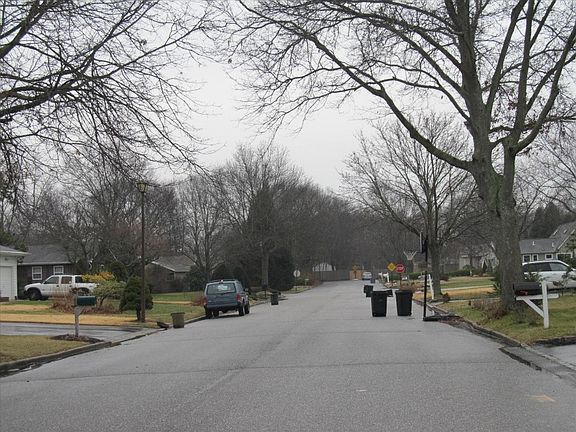 5th image of 25 Tupper Ave
