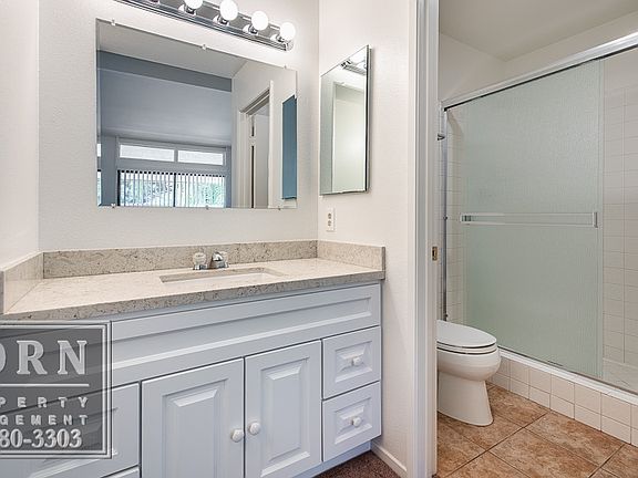 5th image of 3724 San Vincente Ln #1