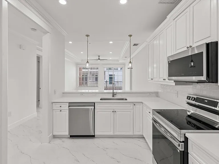 47 SW Osceola St #206 — Photo 9