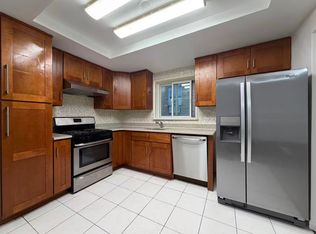 8693 23rd Ave Floor 3, Brooklyn, NY 11214