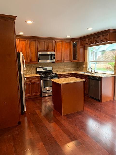 1st image of 1861 Sandal Wood Pl
