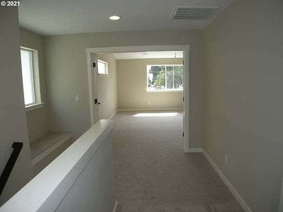 2nd image of 556 NW Adams Ave
