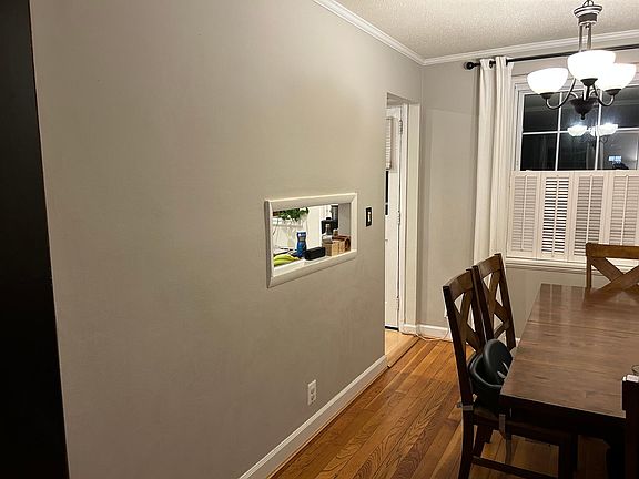 5th image of 3053 S Columbus St