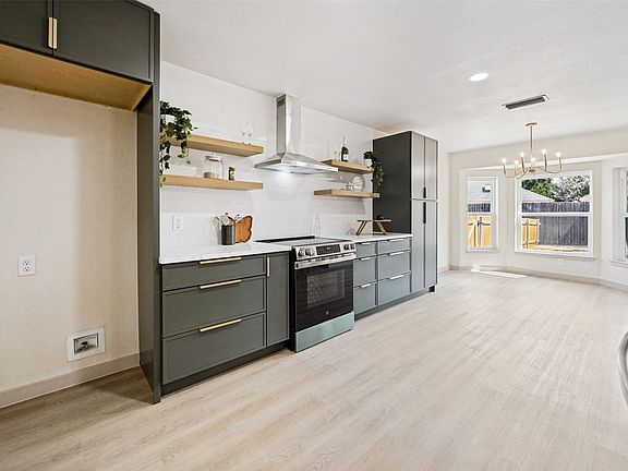 4th image of 328 Sexton Ln