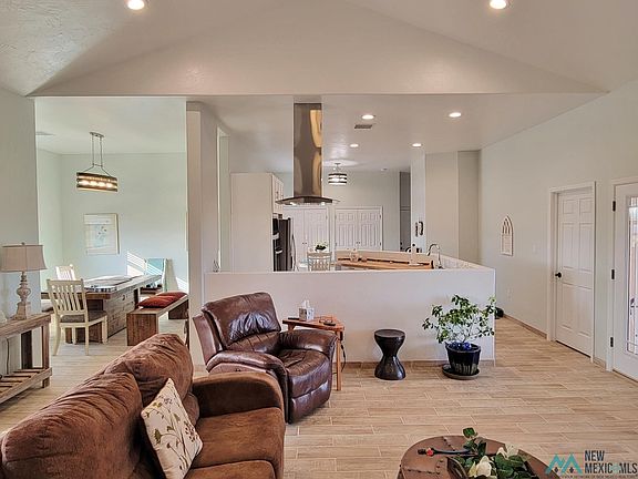 4th image of 209 Avenue Nido St