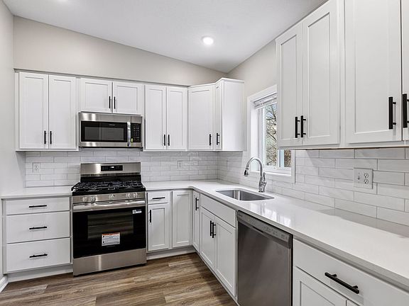 3rd image of 301 17th Ave NE #311U