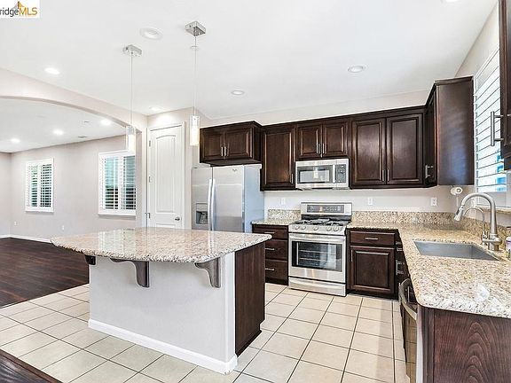 5th image of 1354 Portofino Dr