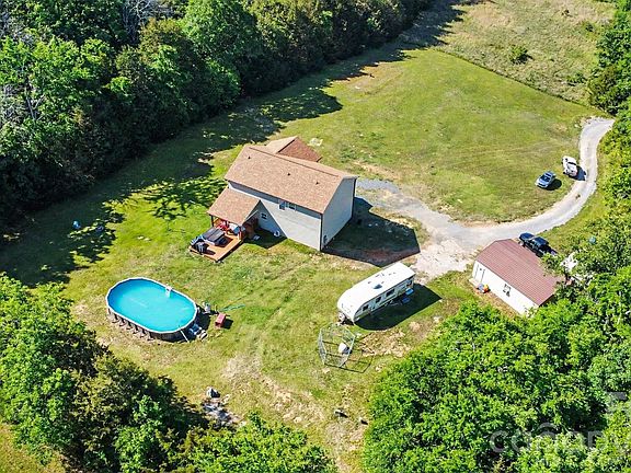 3rd image of 3401 Shillinglaw Rd