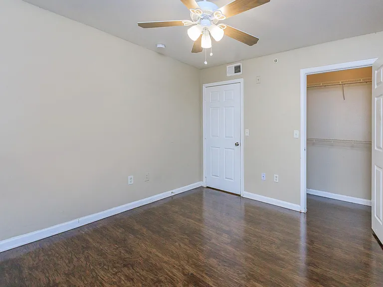 Spring Oaks Apartments — Photo 11