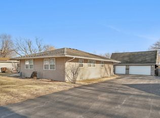 1325 Alicia Dr, Morris, IL 60450