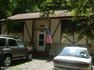 996 Goose Pond Rd, Lake Ariel, PA 18436